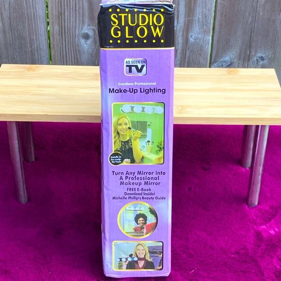 Studio Glow Professional Make-Up Lighting - Picture 6 of 12